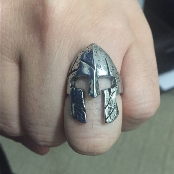 Spartan Helmet Ring - Picture 4 of 4